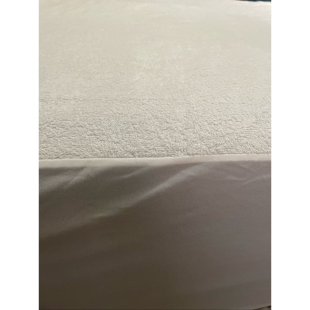 Protect-a-bed protective cover for full size bed 54x75x14” polyester/cotton - Picture 2 of 6